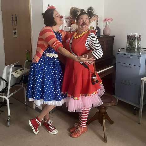 klinikclown und kind im haunerschen spital muenchen